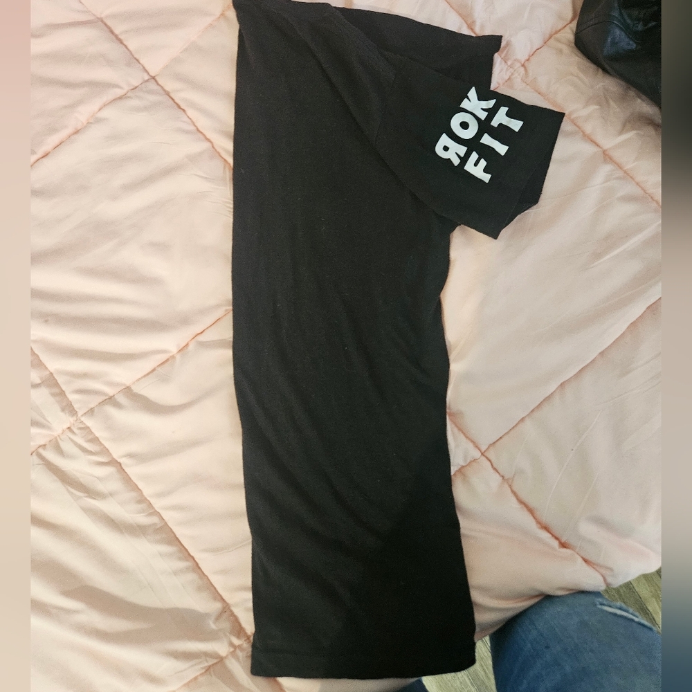 T-shirt - Picture 2 of 3